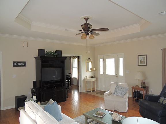 5th image of 3614 Petty Ln