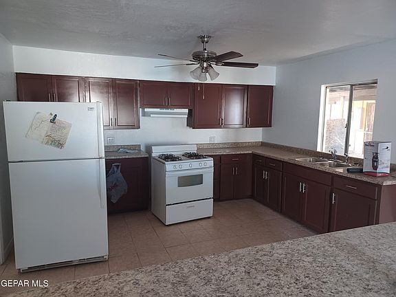 3rd image of 809 Delhi Dr