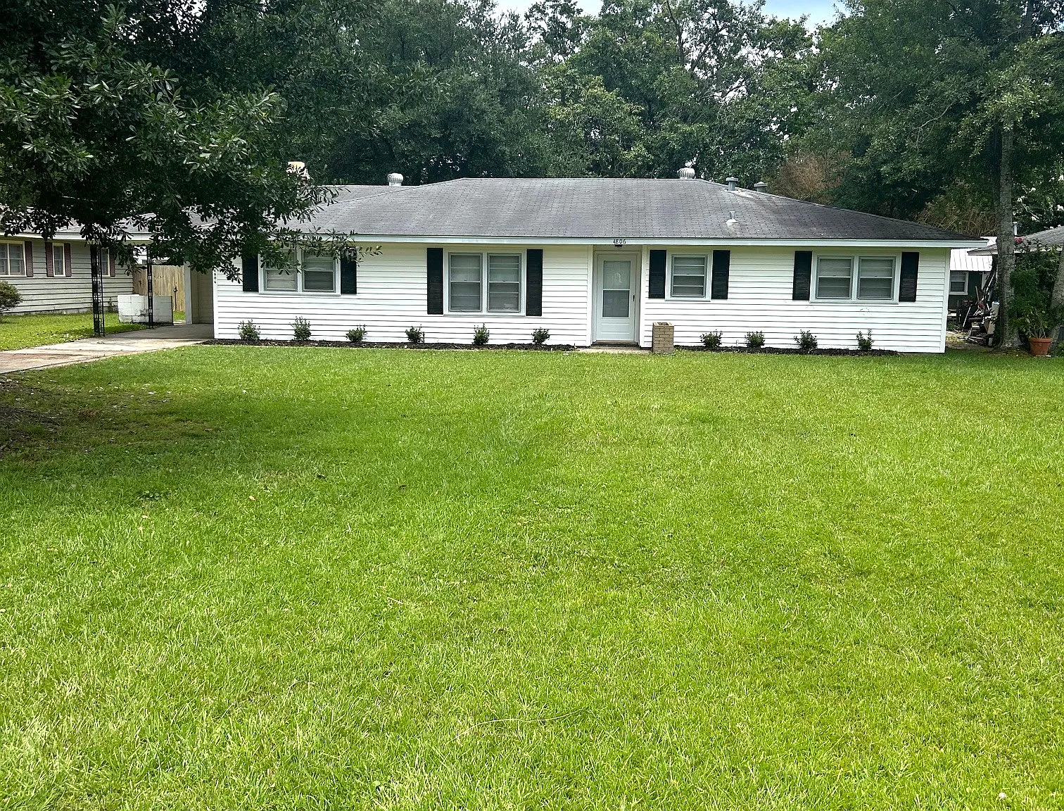 3 bed, 2027 sqft, $1,850 — Photo 1