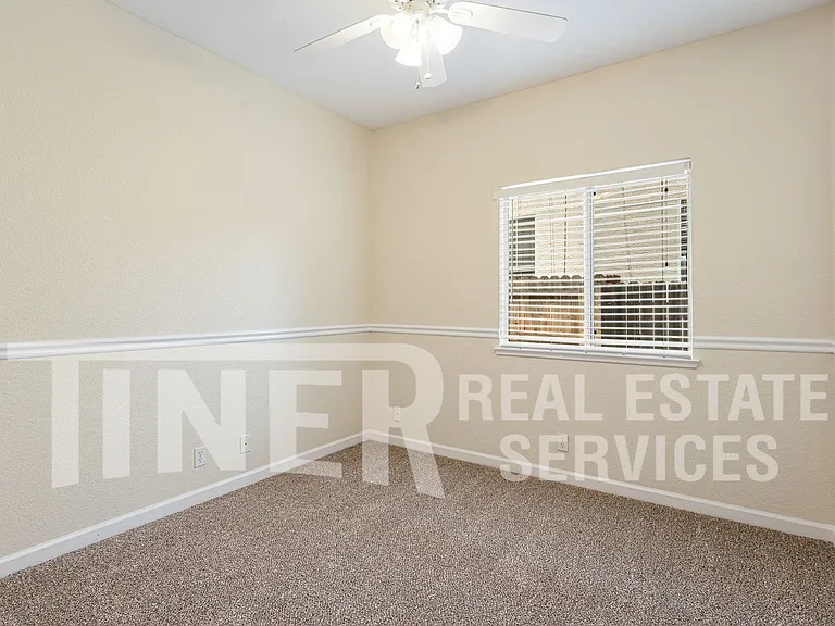 149 Canberra Ct — Photo 16