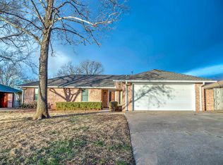 2017 Overland Dr, Duncan, OK 73533