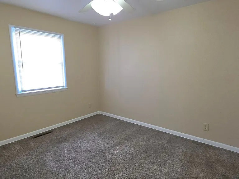 826-830 S Link Ave — Photo 3