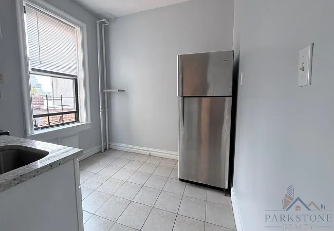 323 Fairmount Ave #54 — Photo 2