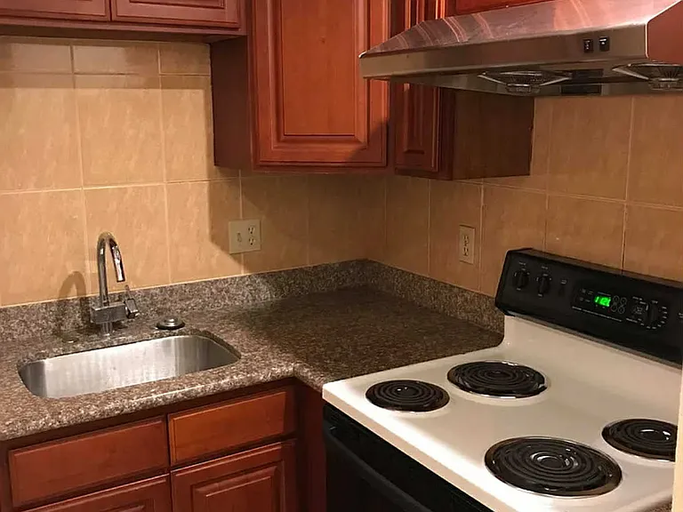 9511 Linden Ave N #105 — Photo 3