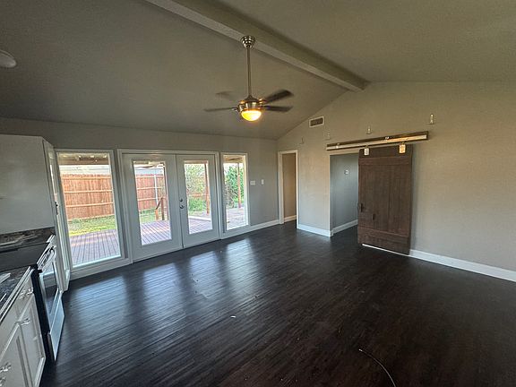 2nd image of 2207 Cadiz Cir #A