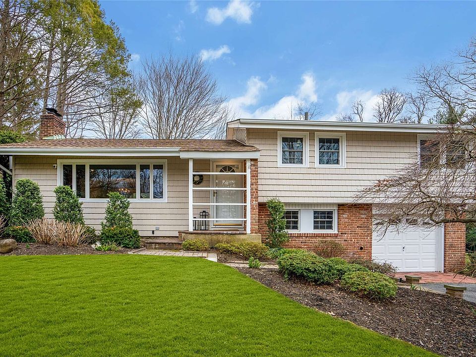 1st image of 8 Woodridge Ln