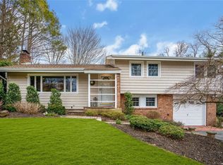 8 Woodridge Ln, Sea Cliff, NY 11579