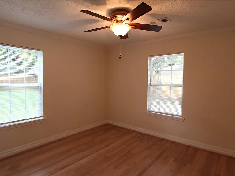 6630 Corbin St — Photo 6