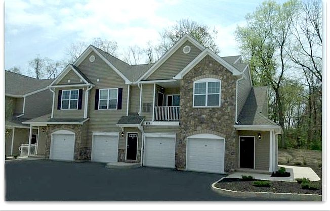Summit Lane Luxury Apartments