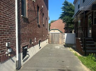 633 Britton Ave #1F, Staten Island, NY 10304