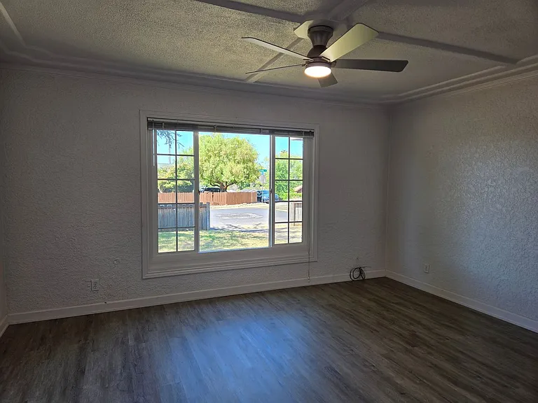109 Dean Way — Photo 6