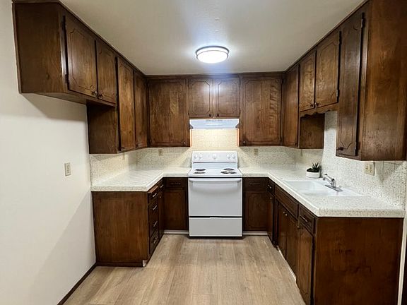 4th image of 611 El Vista Ave