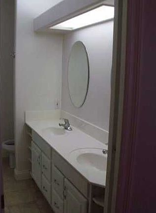 3rd image of 49 Narcissus Dr