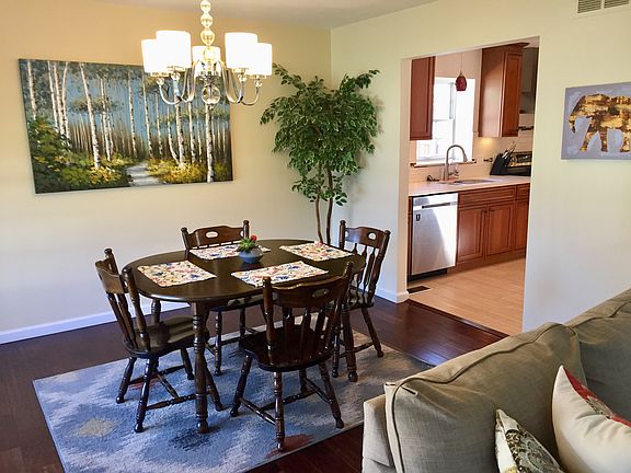 3rd image of 804 Francis Pl