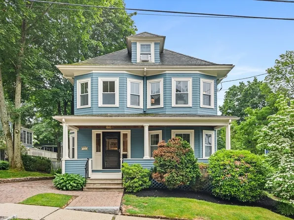 49 Lincoln St, Winchester, MA 01890