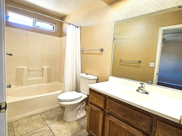8221 E Ave — Photo 11