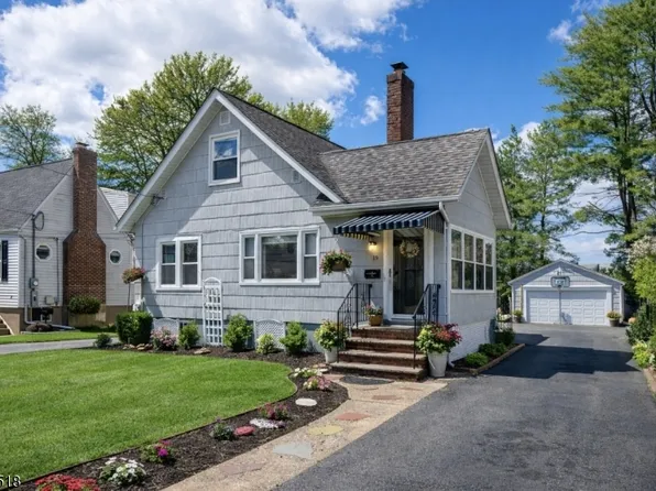 19 Bond Pl, West Caldwell Twp., NJ 07006