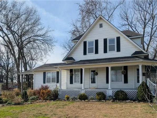 923 Cherokee St, Humboldt, KS 66748