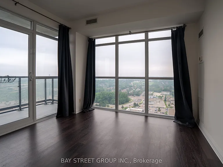 55 Oneida Cres #LPH04 — Photo 6