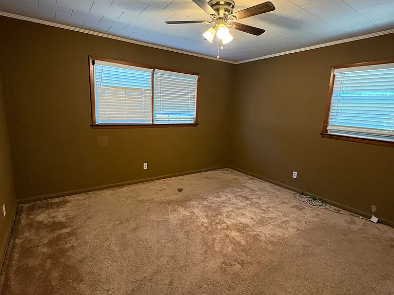 5620 Forest Ave — Photo 18