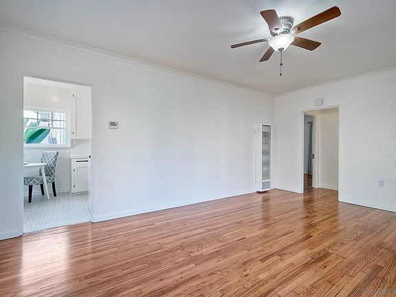 4th image of 3538-46 Bayside Ln