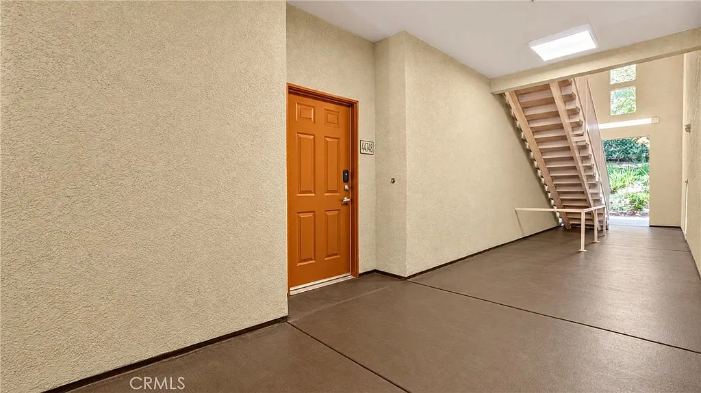 2 bed, 1101 sqft, $2,700 — Photo 2