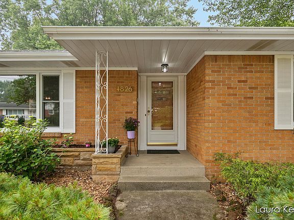 5th image of 1826 Orchard Ln NE