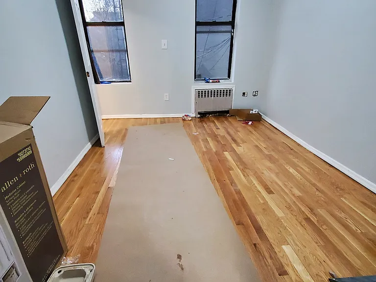 528 6th Ave #1R — Photo 8