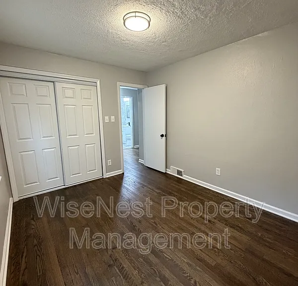 2725 N 47th Ter — Photo 19