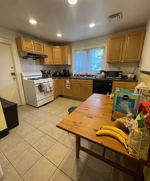 275 Tappan St #1 — Photo 13