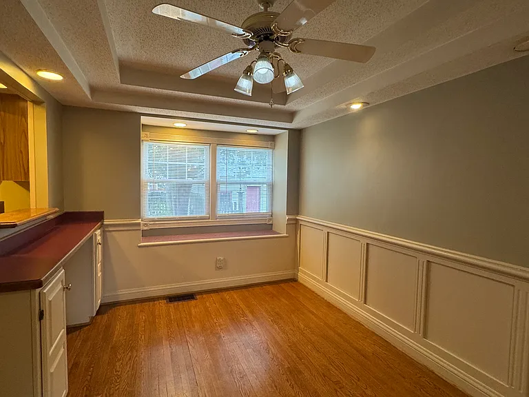 105 E Linden St — Photo 8