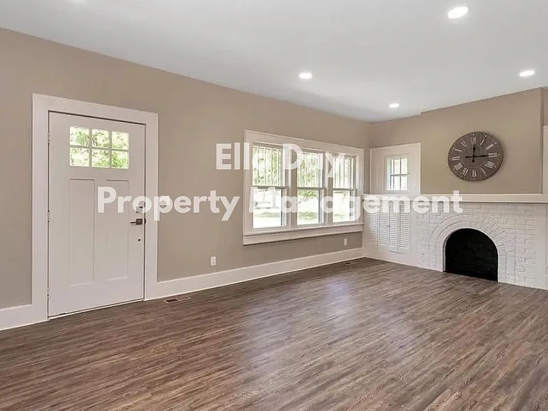 3437 Country Club Pl — Photo 2