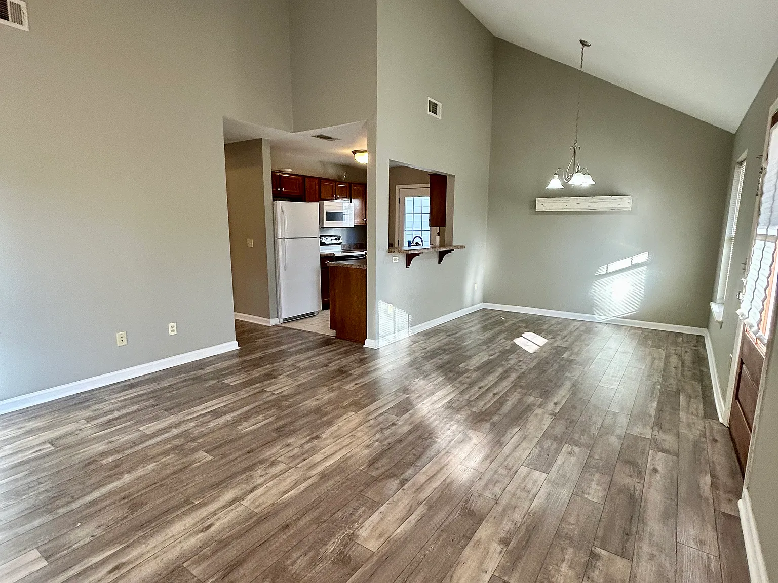 135 Countryview Ln — Photo 3