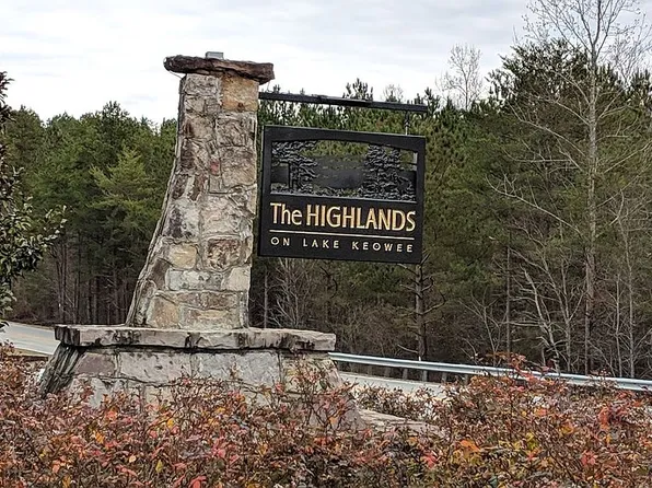 111 Cedar Bluff Ct, Six Mile, SC 29682