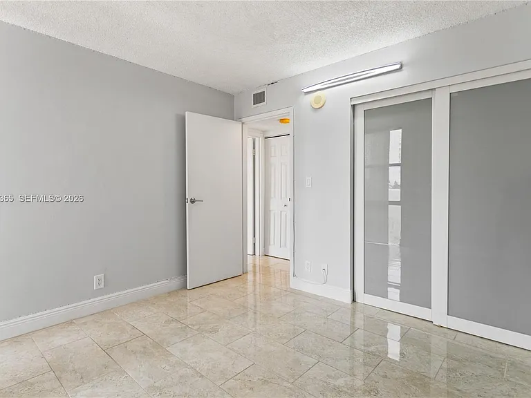 17021 N Bay Rd #429 — Photo 28