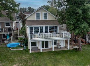 E1396 Grandview Rd, Waupaca, WI 54981