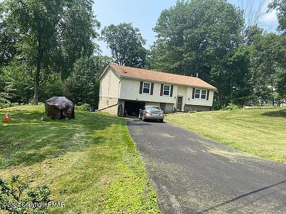 3rd image of 488 Bernadine Dr