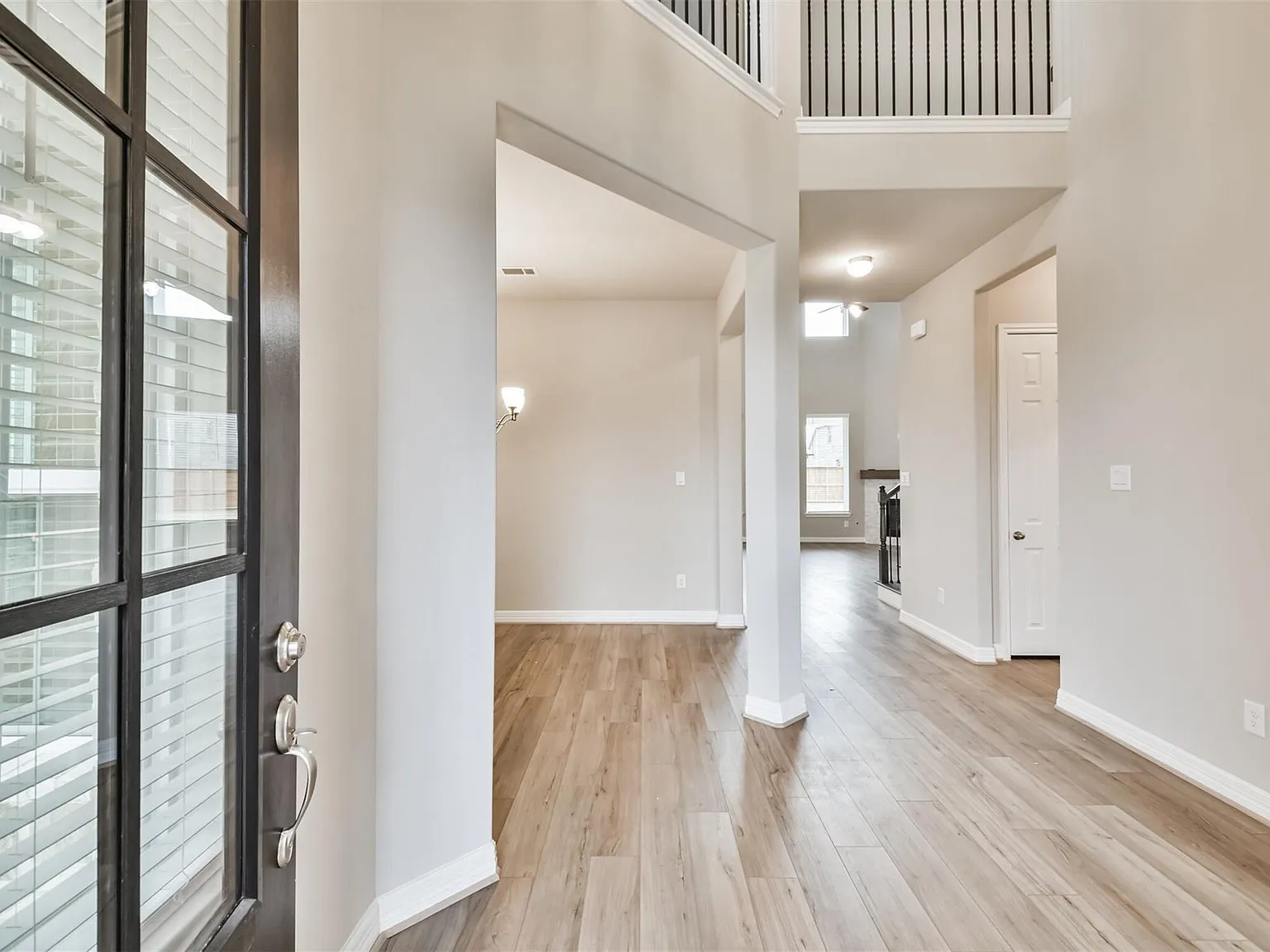 4 bed, 3.5 bath, 3320 sqft, $3,950 — Photo 3
