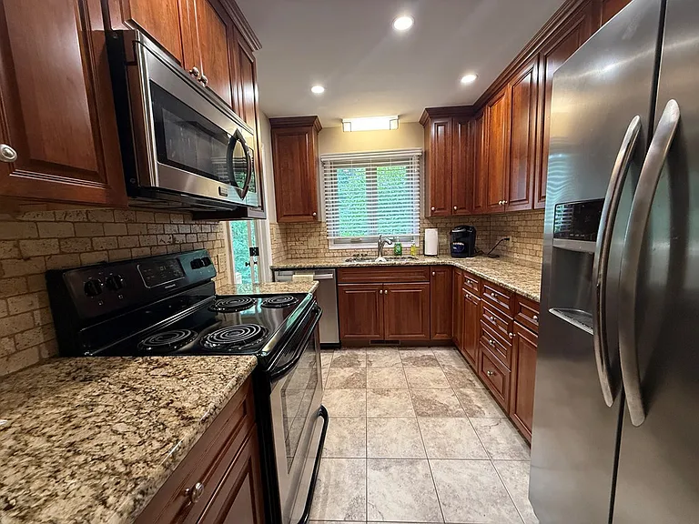 155 Dogwood Ct — Photo 7