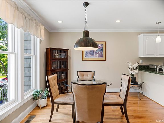 3rd image of 36 Sea Court Lane