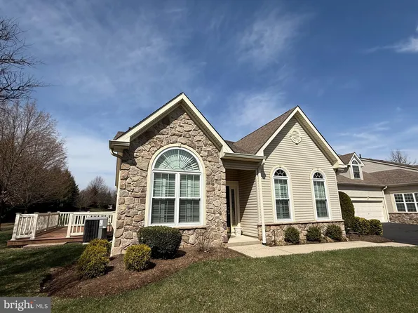 95 Villa Dr #59, Warminster, PA 18974