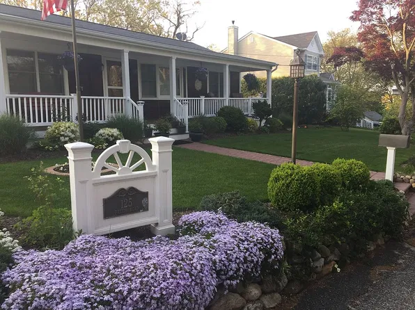 125 Freya Rd, Rocky Point, NY 11778