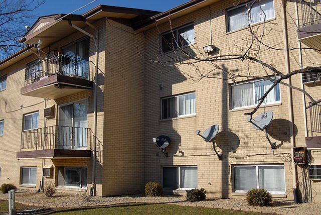 1st image of 18361 Glen Oak Ave APT I
