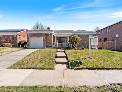 6353 252nd St, Flushing, NY, 11362