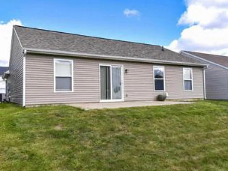 5645 Bingham Dr — Photo 12