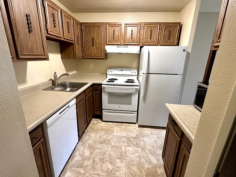 Kitchen 1718-B2