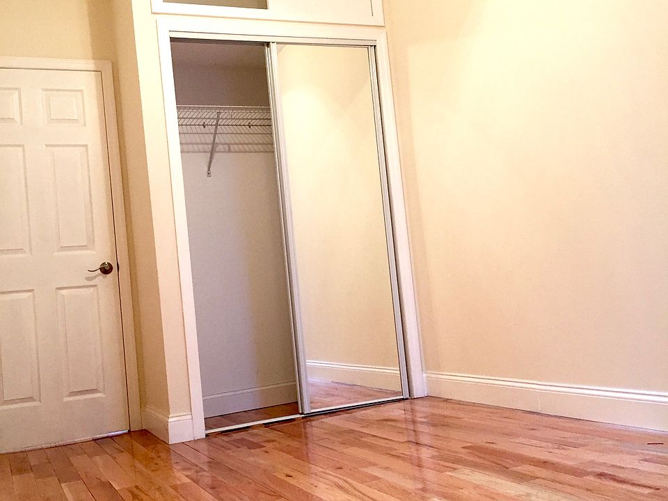 2nd image of 1916 Linden St #3L