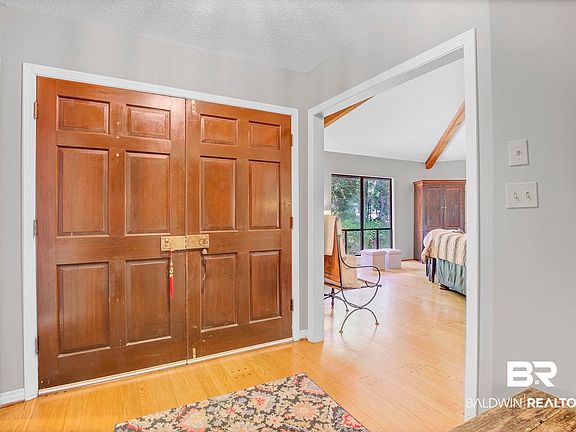 5th image of 651 Olive Ave