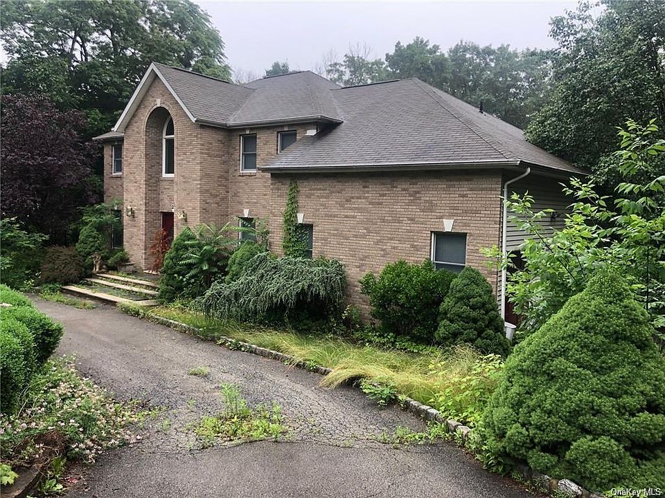 1st image of 23 Ravenna Dr