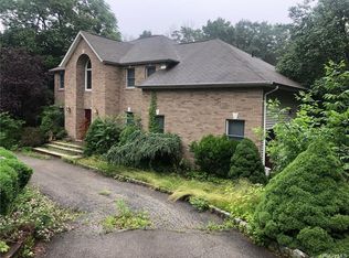 23 Ravenna Dr, Pomona, NY 10970